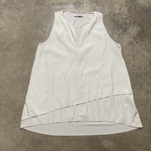 Lola Sophie New York Blouse Womens‎ Medium White V Neck Flowy Sleeveless USA